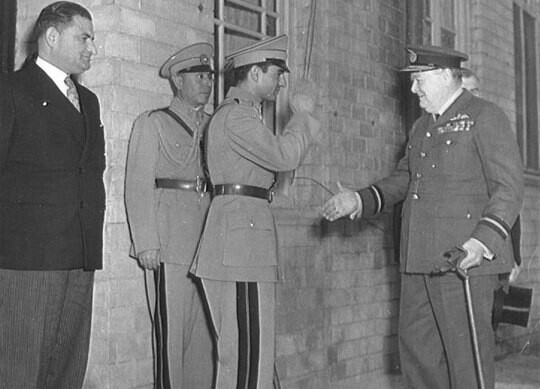 conférence Téhéran 1943 Churchill Pahlavi