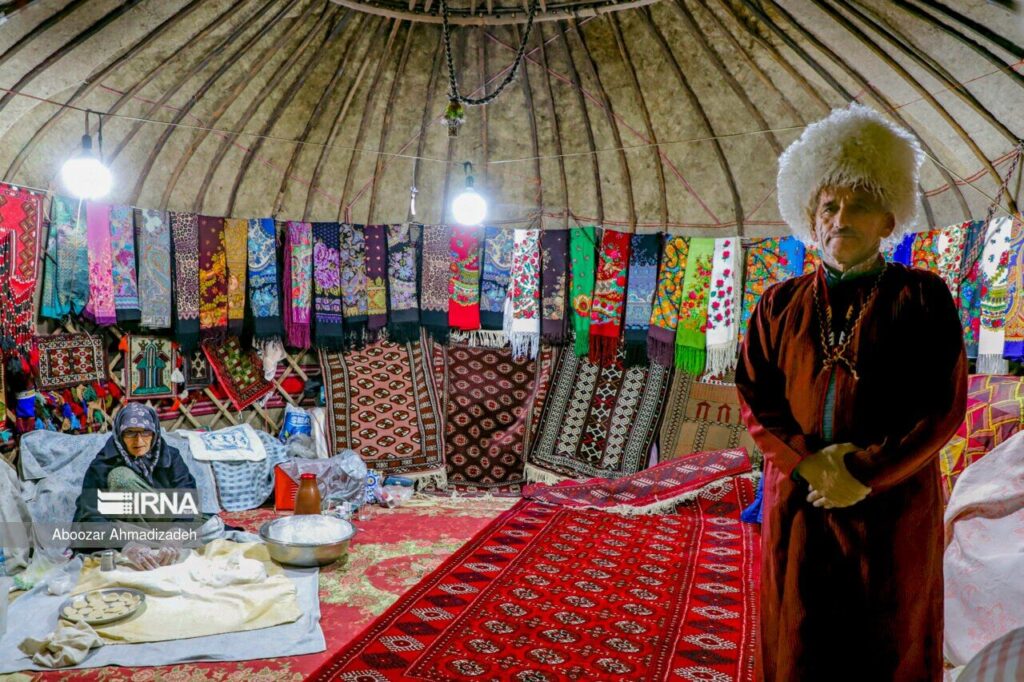 15ème exposition nationale de l'artisanat est organisée de Sirdjan
