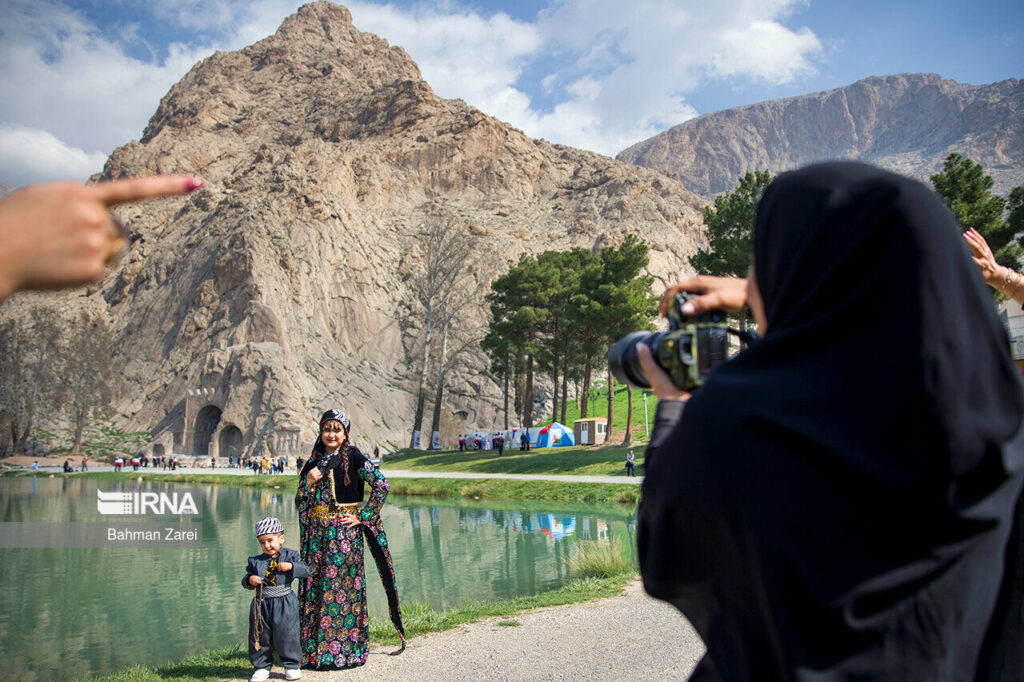 Taq-é Bostan Kermanshah Kurdes